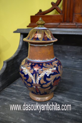 Vaso con coperchio degli - , anni
